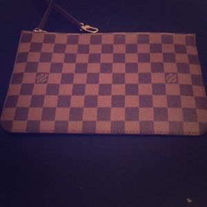 Authentic Louis Vuitton Pochette Neverfull Damier